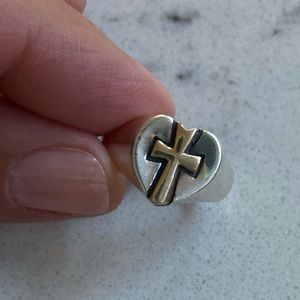 James Avery 14 K gold heart ring (retired) - like new